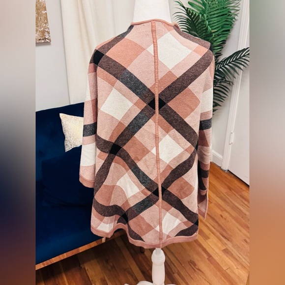 Rachel Zoe Plaid Open Front Sweater Cape Poncho - Picture 7 of 7